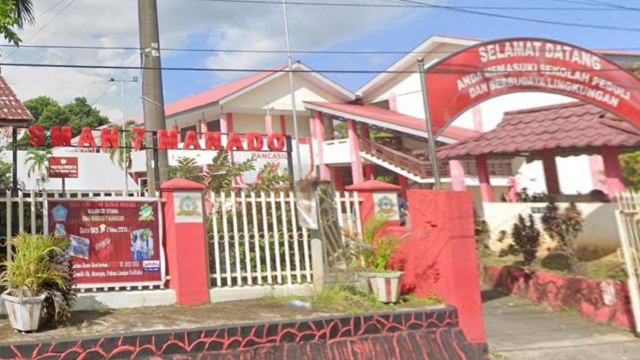 SMA Negeri 7 Manado: Sekolah Negeri Berprestasi